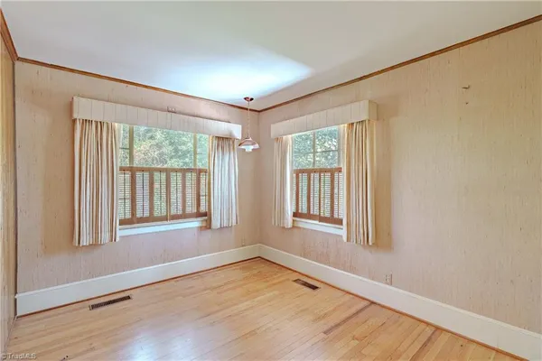 $358,400 | 129 Oaklawn Road, Mount Airy, NC 27030