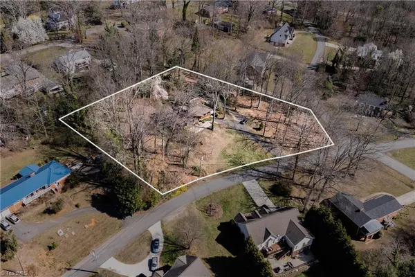 $358,400 | 129 Oaklawn Road, Mount Airy, NC 27030