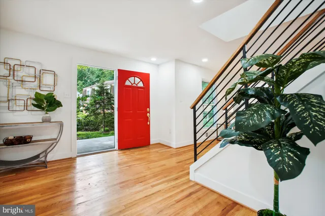 $1,299,999 | 2000 Homer Terrace, Reston, VA 20191