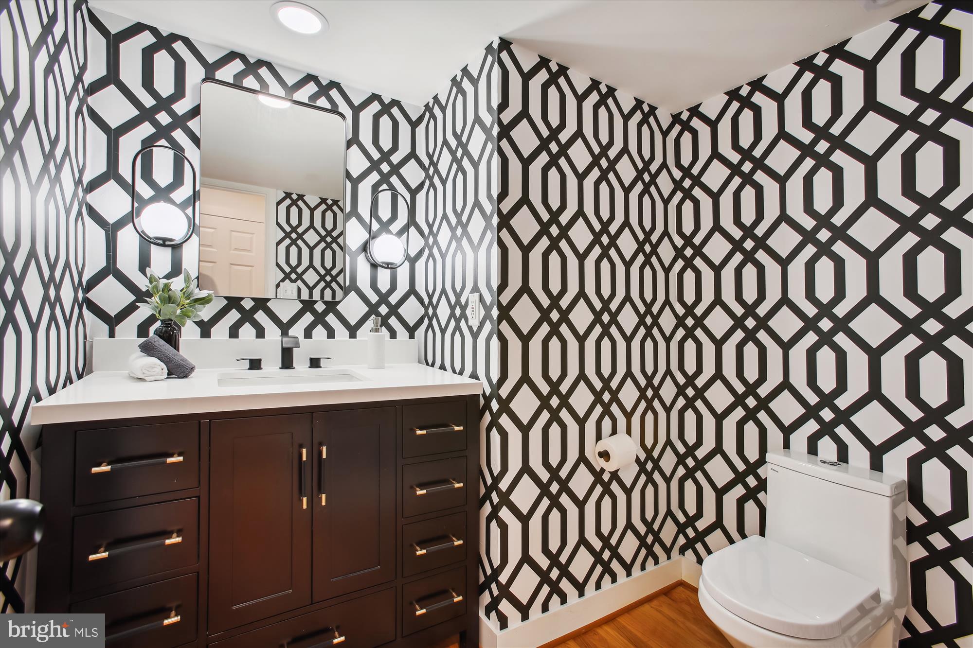 2000 Homer Terrace Reston, VA 20191 - Photo 29 of 94 Main Level powder Room