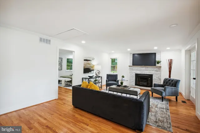 $1,299,999 | 2000 Homer Terrace, Reston, VA 20191