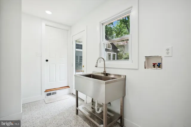 $1,299,999 | 2000 Homer Terrace, Reston, VA 20191