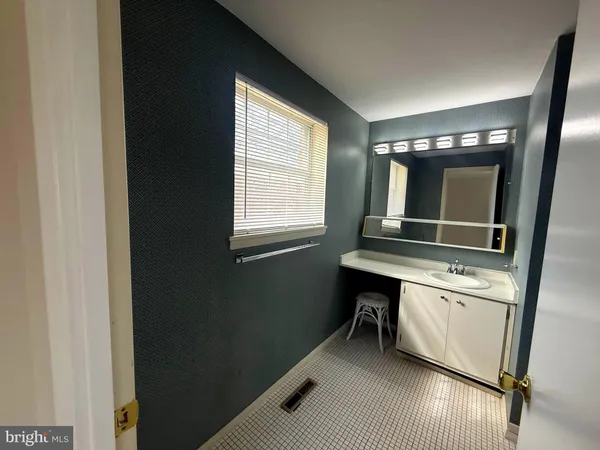 $2,850 | 1 Crotona Court, Lutherville-Timonium, MD 21093