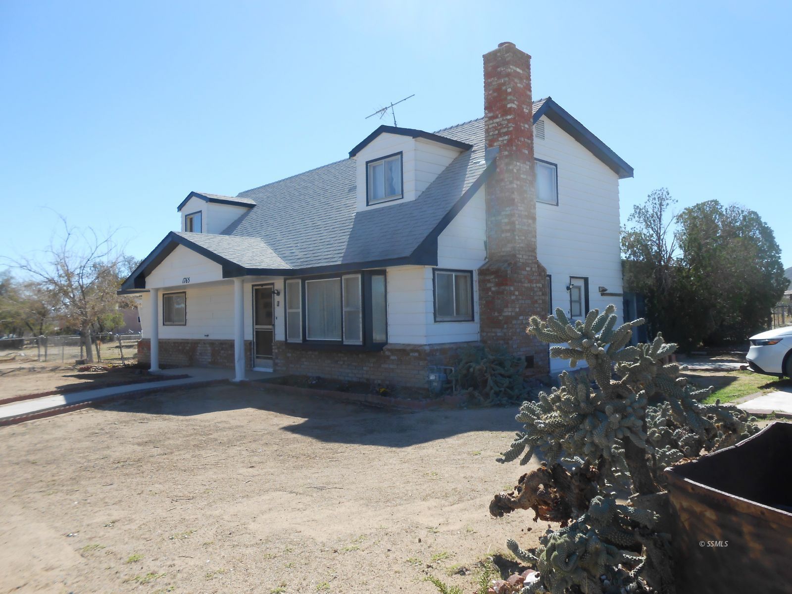 1765 West Dolphin Avenue Ridgecrest, CA 93555 - Photo 1 of 20