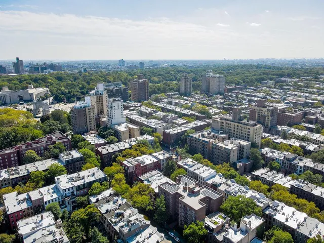 $449,000 | 220 Berkeley Place, Unit 1K | Park Slope