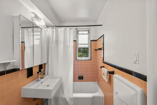 $449,000 | 220 Berkeley Place, Unit 1K | Park Slope