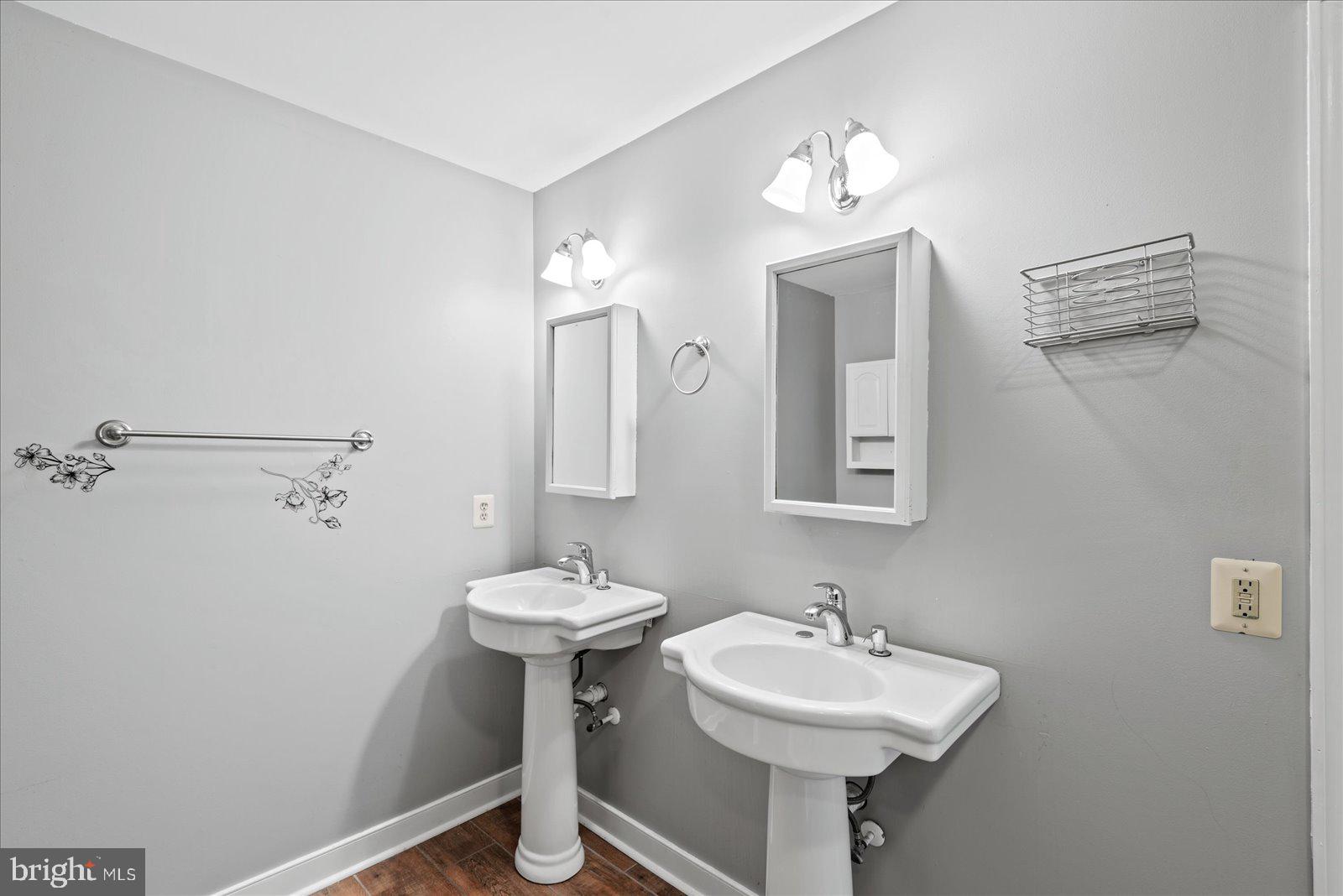 22149 Carters Gate Road Ruther Glen, VA 22546 - Photo 14 of 35 En Suite