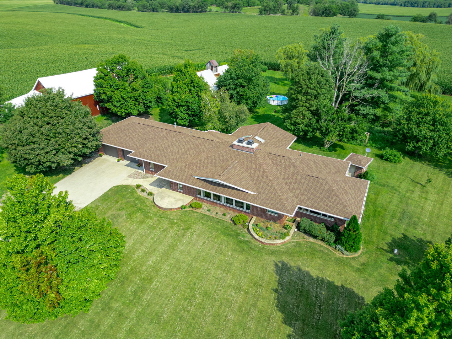 16181 Sand Road Fulton, IL 61252 - Photo 44 of 57 an aerial view of a house