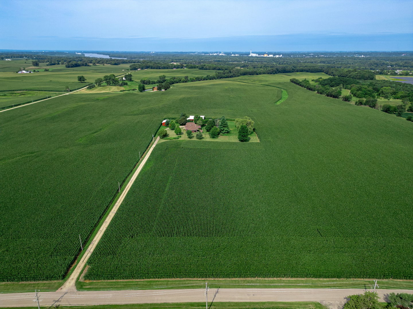 16181 Sand Road Fulton, IL 61252 - Photo 57 of 57 a view of a city
