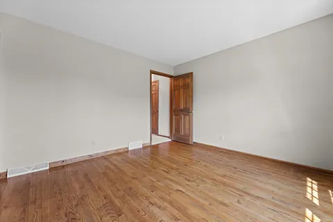 $569,900 | 1720 West Bradford Drive, Mequon, WI 53092