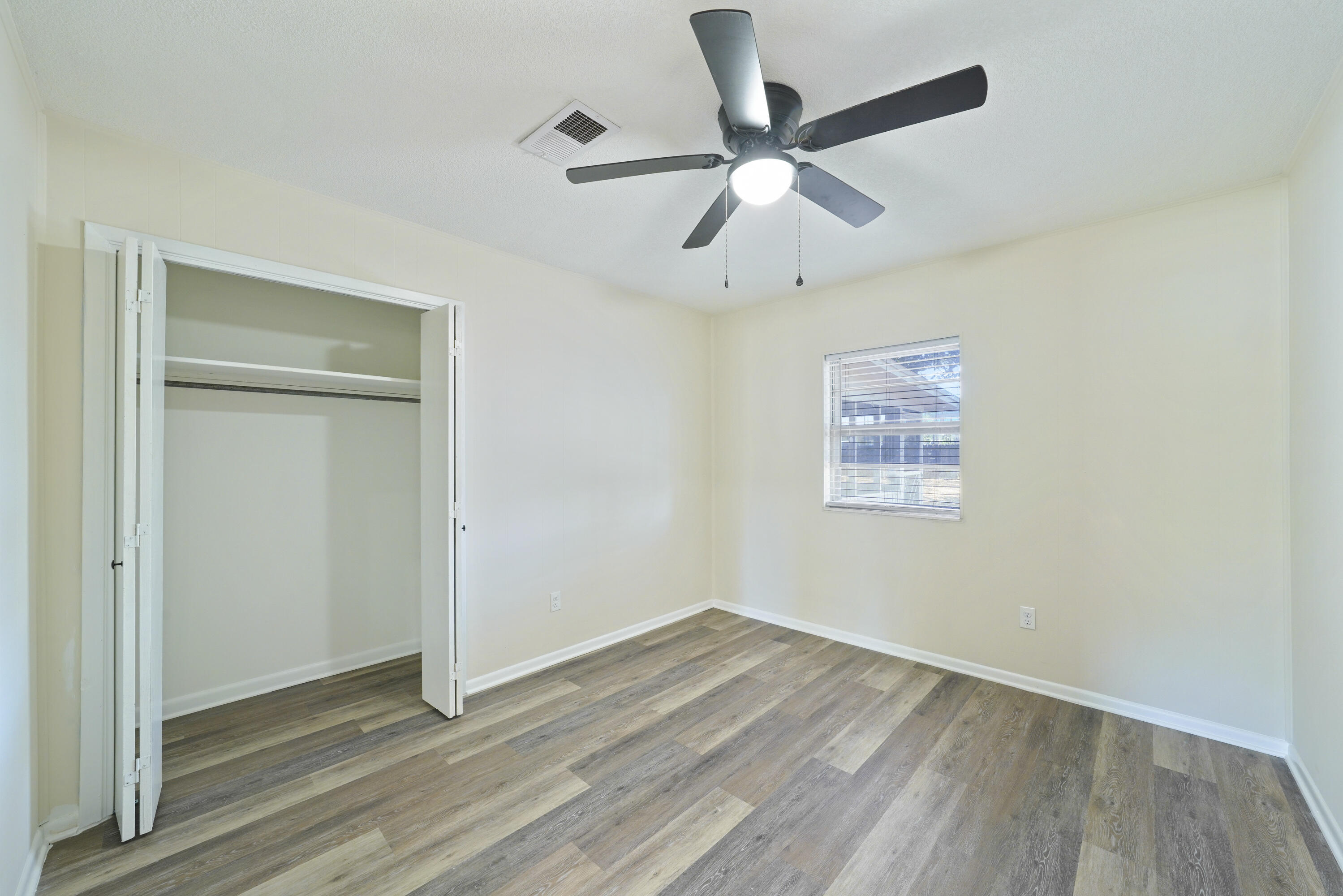 430 Edge Avenue Valparaiso, FL 32580 - Photo 19 of 31 18