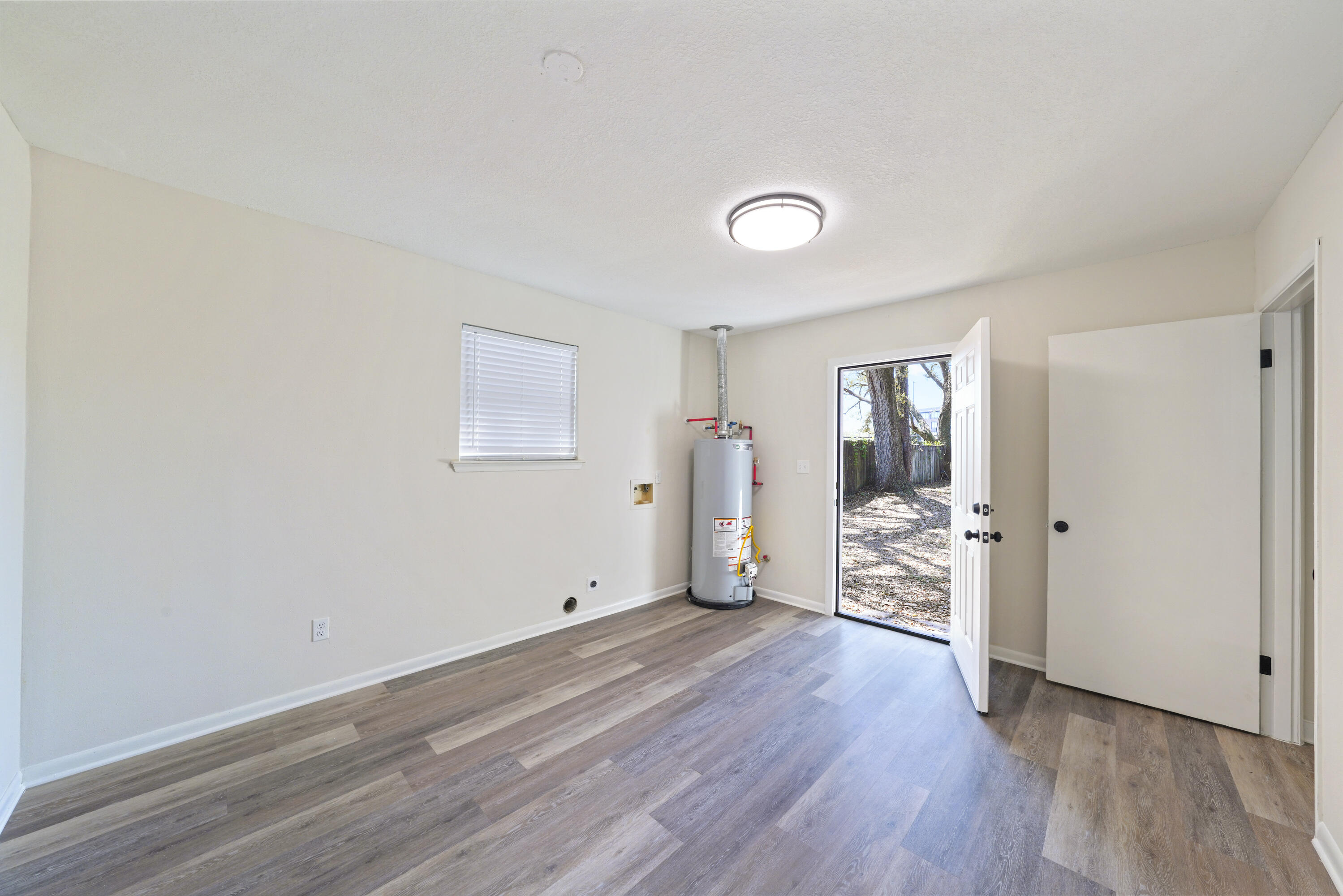 430 Edge Avenue Valparaiso, FL 32580 - Photo 23 of 31 35