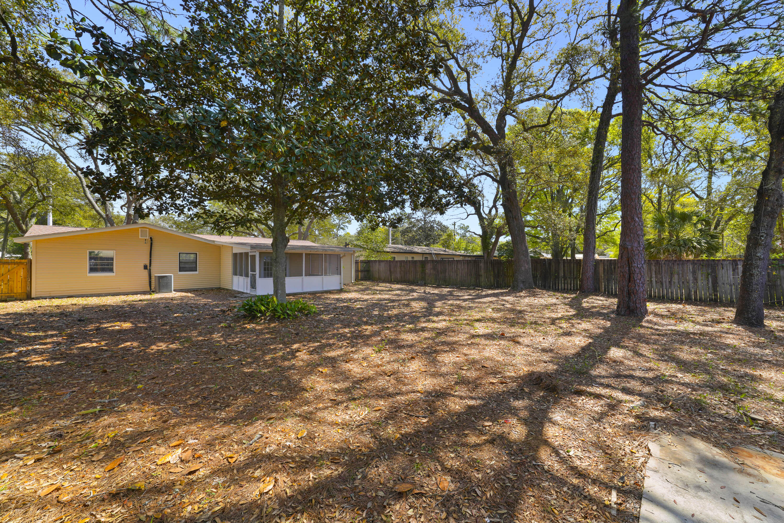 430 Edge Avenue Valparaiso, FL 32580 - Photo 27 of 31 40