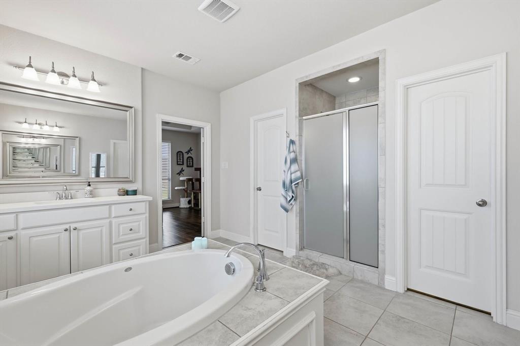 4900 Bonfire Way Little Elm, TX 76227 - Photo 15 of 38