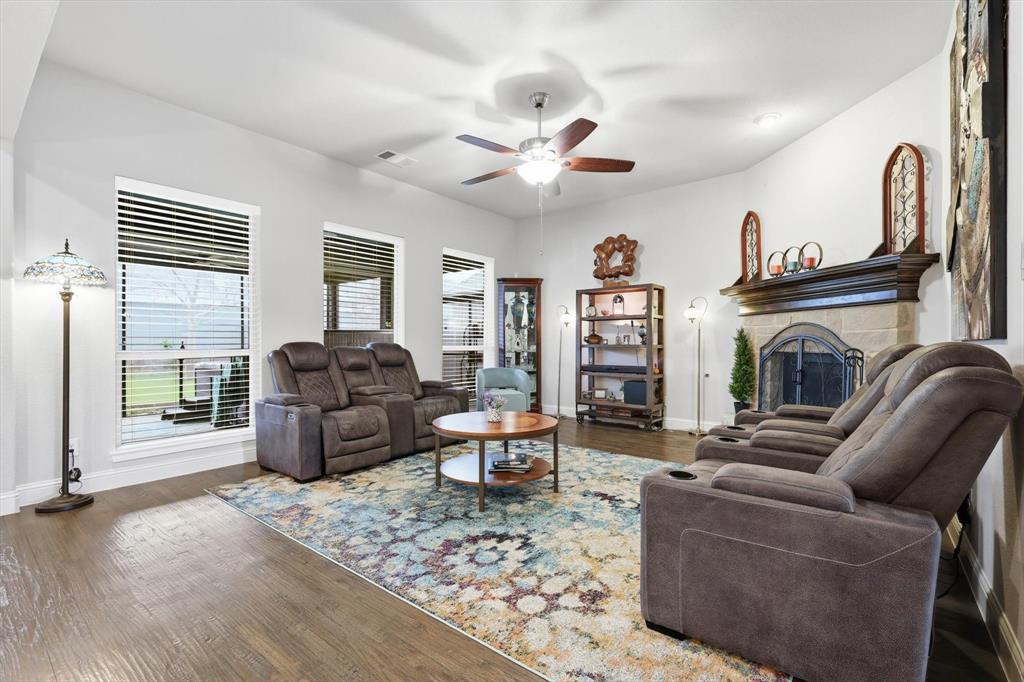 4900 Bonfire Way Little Elm, TX 76227 - Photo 6 of 38