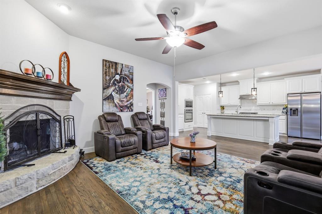 4900 Bonfire Way Little Elm, TX 76227 - Photo 7 of 38