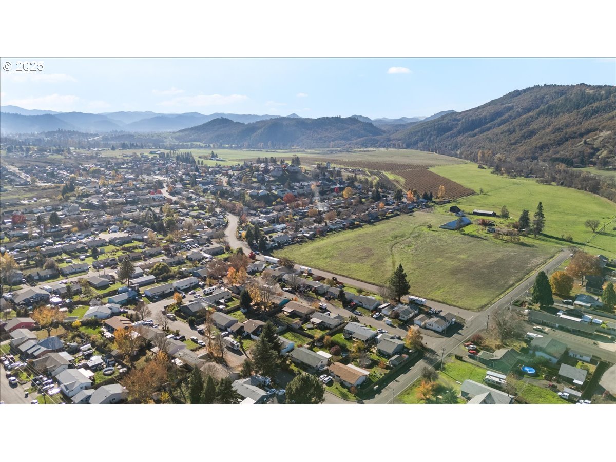 315 Columbia Loop Road Roseburg, OR 97471 - Photo 21 of 23 Gallery Image 21