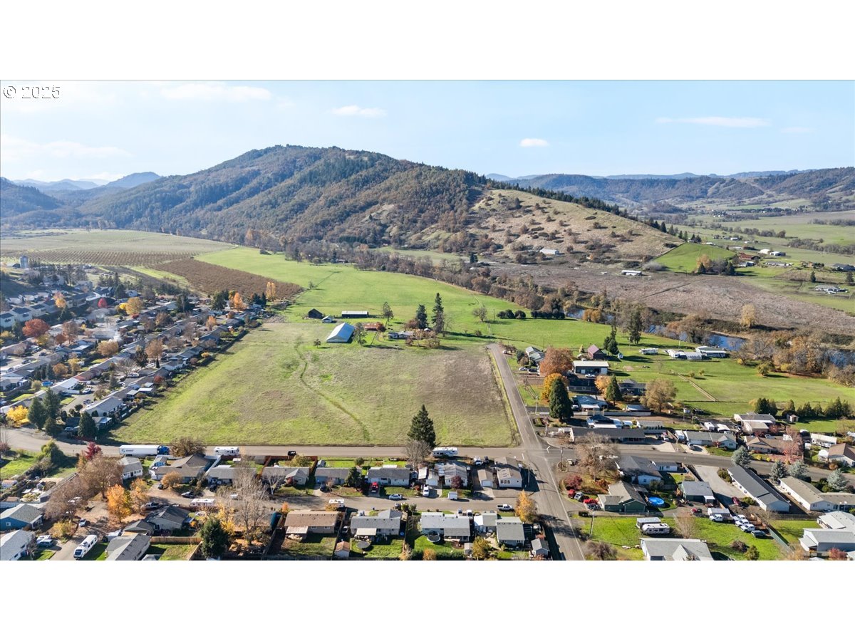 315 Columbia Loop Road Roseburg, OR 97471 - Photo 22 of 23 Gallery Image 22