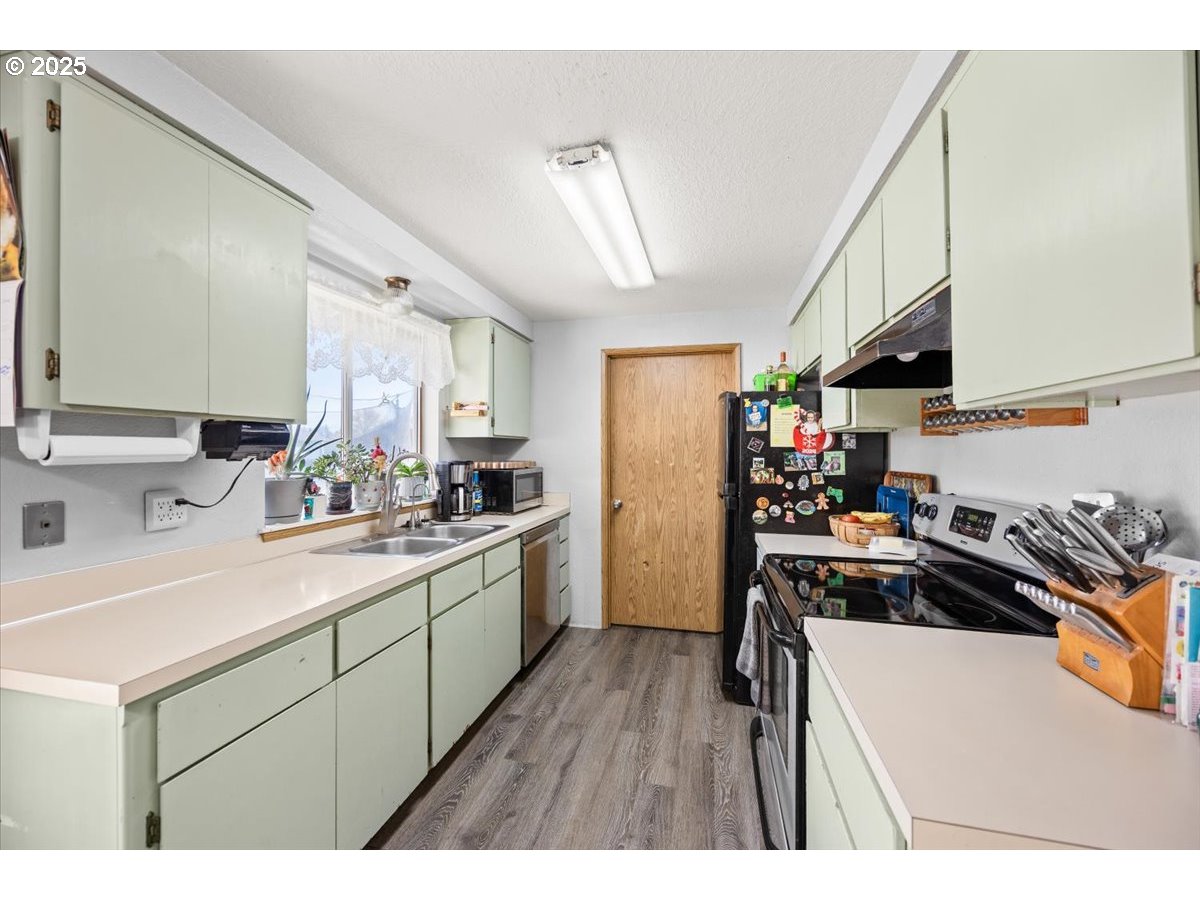 315 Columbia Loop Road Roseburg, OR 97471 - Photo 9 of 23 Gallery Image 9