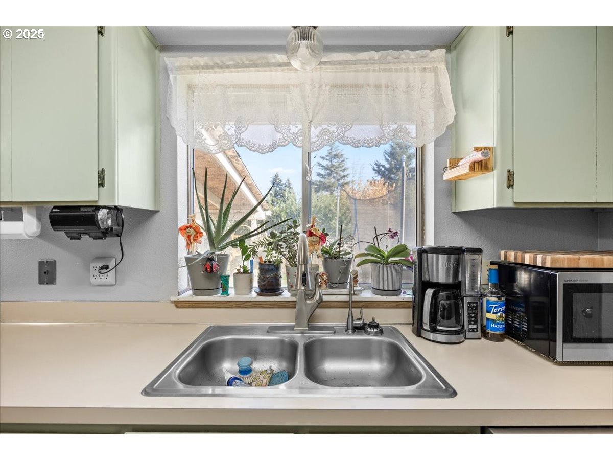 315 Columbia Loop Road Roseburg, OR 97471 - Photo 10 of 23 Gallery Image 10