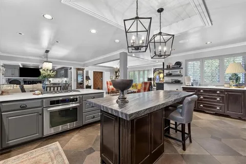 $1,549,000 | 8301 Roe Avenue, Prairie Village, KS 66207