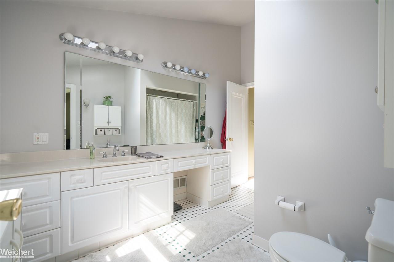 1649 Roslyn Road Grosse Pointe Woods, MI 48236 - Photo 26 of 30