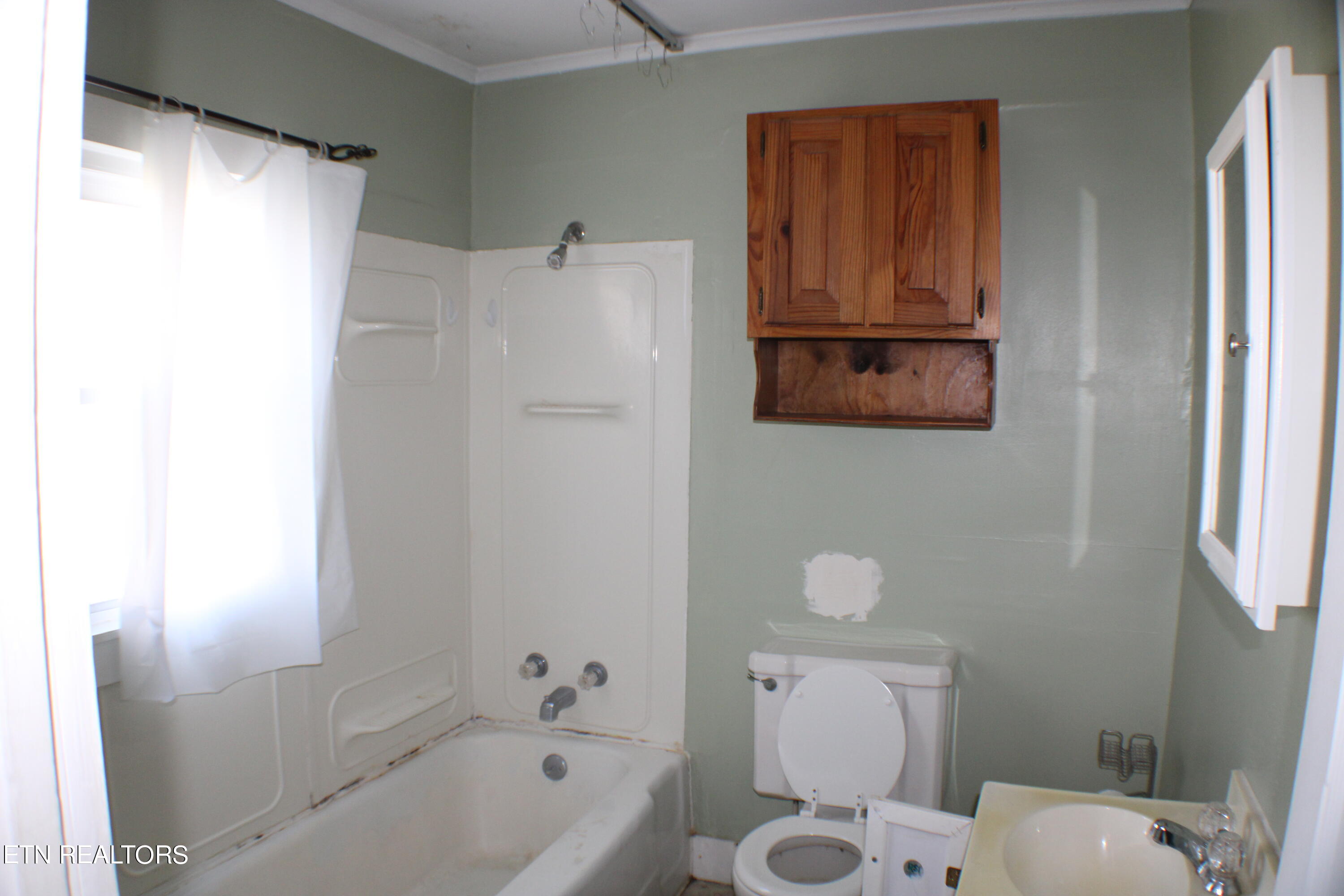 481 Bristol Road Harrogate, TN 37752 - Photo 8 of 11 IMG_2169