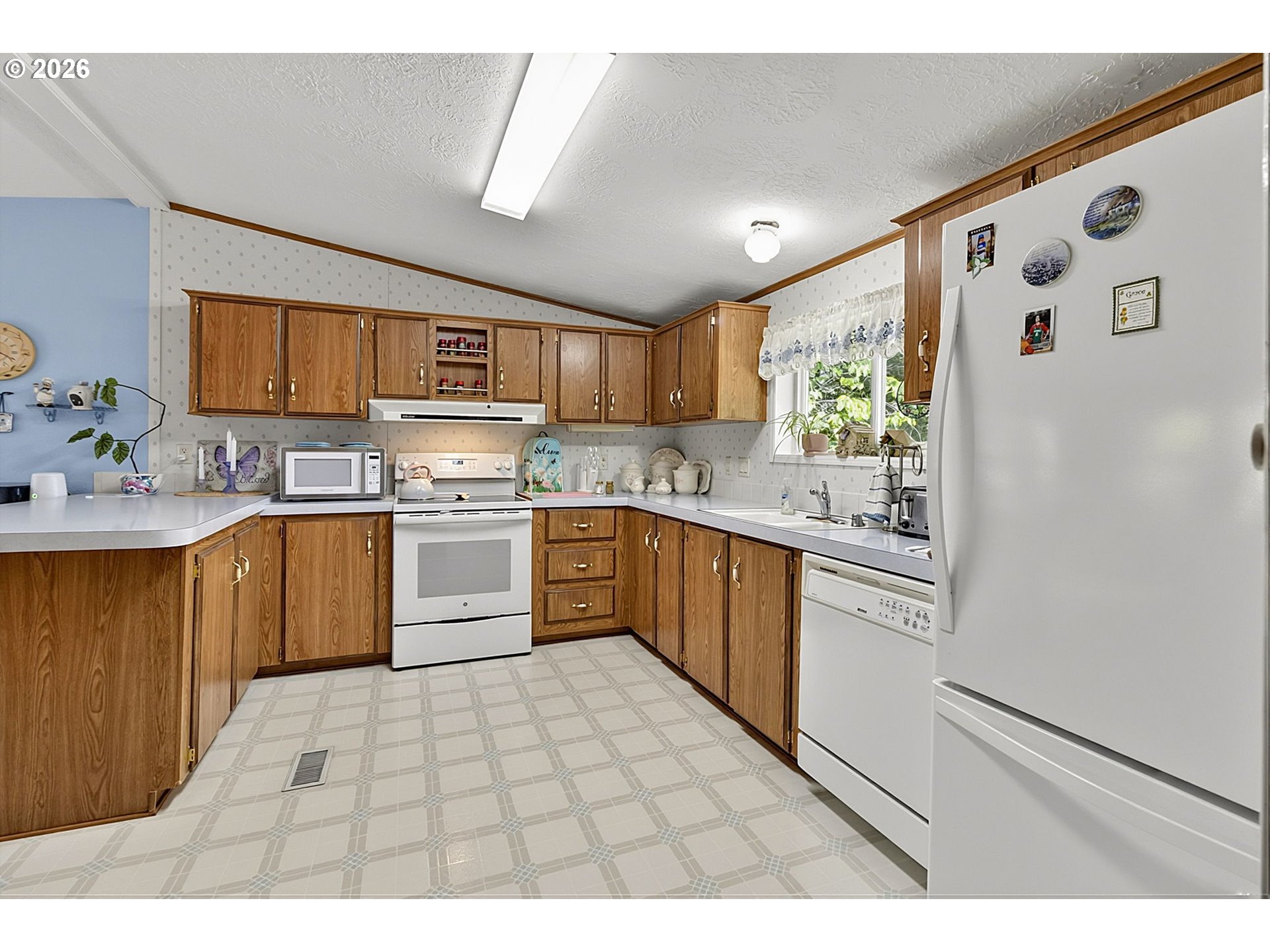 94998 Spring Valley Lane Marcola, OR 97454 - Photo 14 of 38