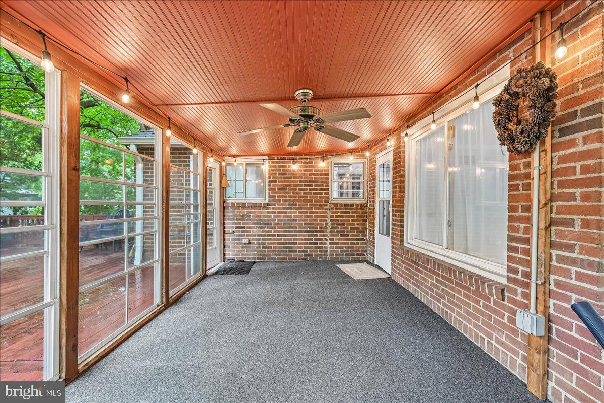 3201 Circle Hill Road Alexandria, VA 22305 - Photo 13 of 37 screened porch