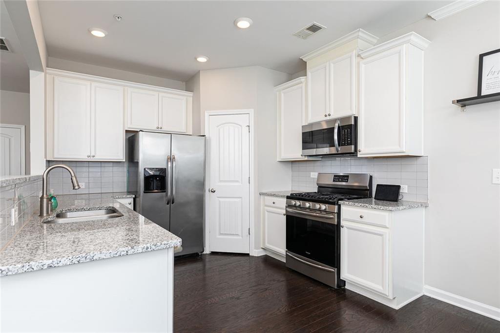 584 Bright Street Marietta, GA 30064 - Photo 13 of 29