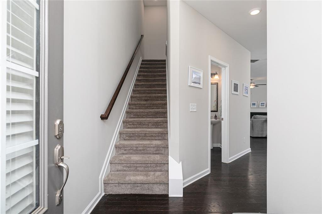 584 Bright Street Marietta, GA 30064 - Photo 3 of 29