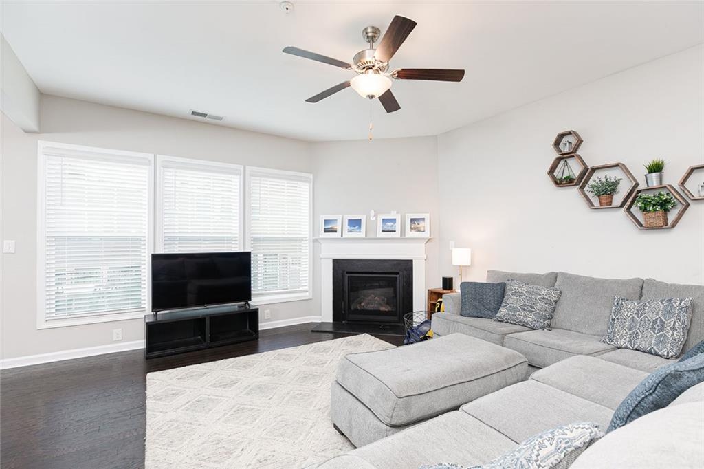 584 Bright Street Marietta, GA 30064 - Photo 9 of 29