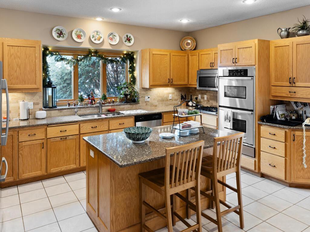 7945 Ranchview Lane North Maple Grove, MN 55311 - Photo 8 of 52