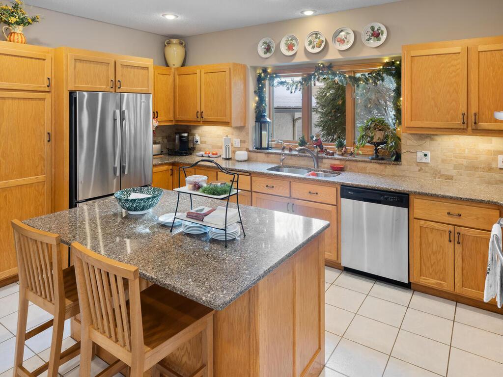 7945 Ranchview Lane North Maple Grove, MN 55311 - Photo 9 of 52