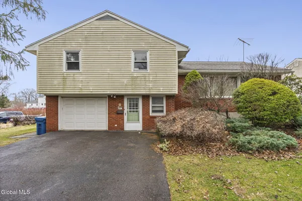 $299,900 | 27 Eva Street, Colonie, NY 12110