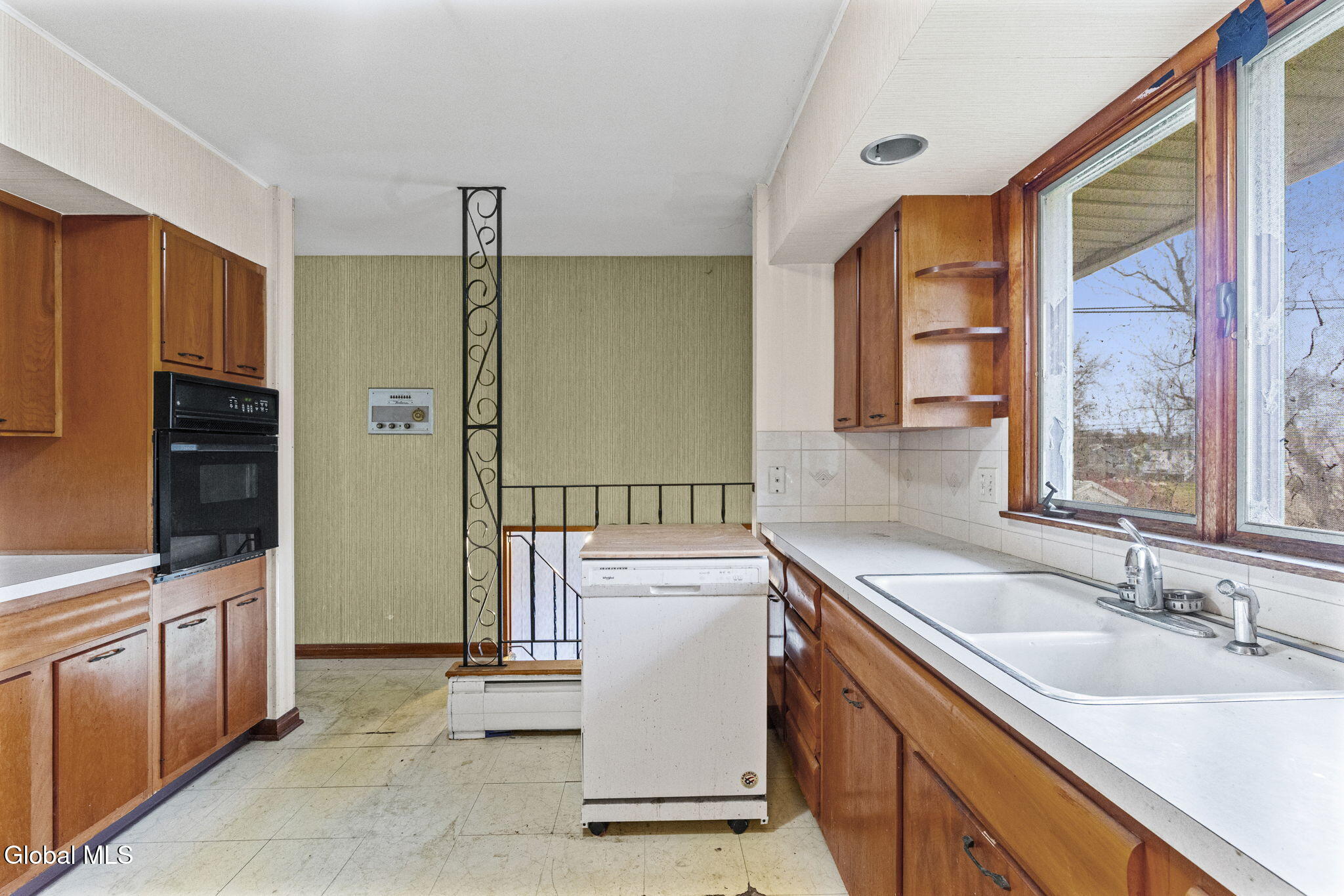 27 Eva Street Colonie, NY 12110 - Photo 17 of 32 28-web-or-mls-27-eva-st