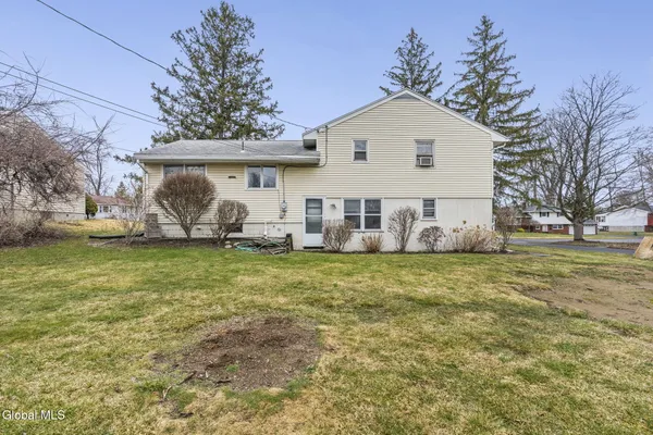 $299,900 | 27 Eva Street, Colonie, NY 12110