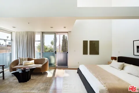 $925,000 | 333 South Wilton Place, Unit 2, Los Angeles, CA 90020