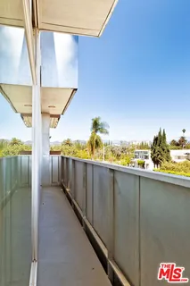 $925,000 | 333 South Wilton Place, Unit 2, Los Angeles, CA 90020