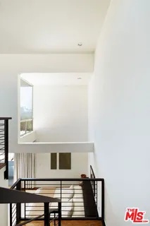 $925,000 | 333 South Wilton Place, Unit 2, Los Angeles, CA 90020