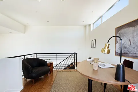 $925,000 | 333 South Wilton Place, Unit 2, Los Angeles, CA 90020