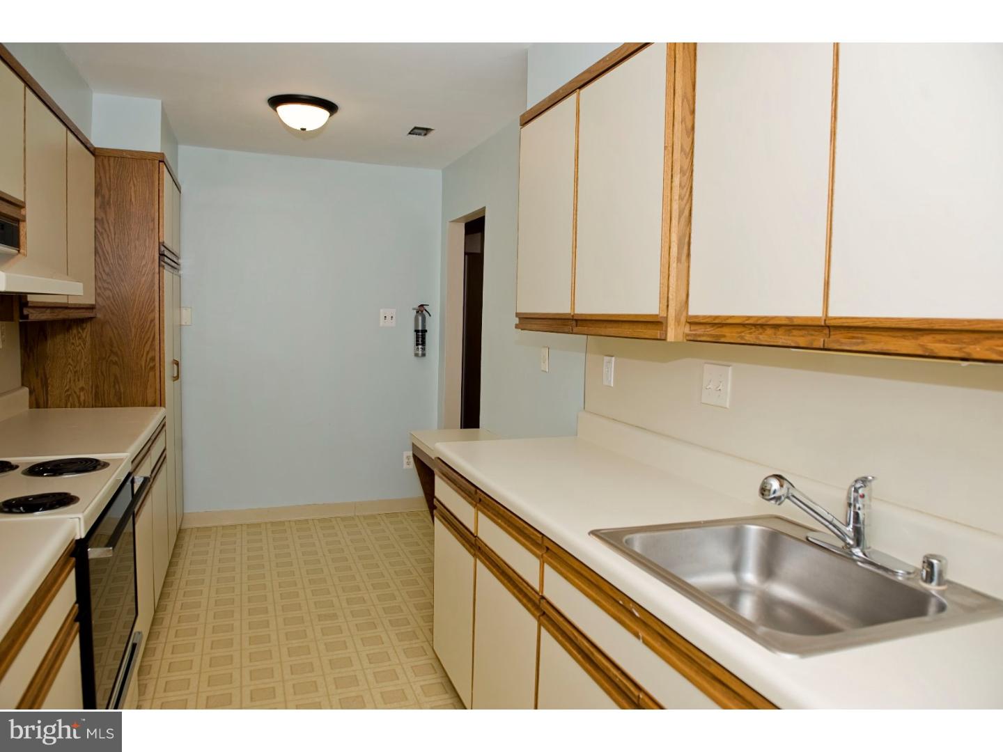 13 Haddonfield Commons Haddonfield, NJ 08033 - Photo 6 of 12