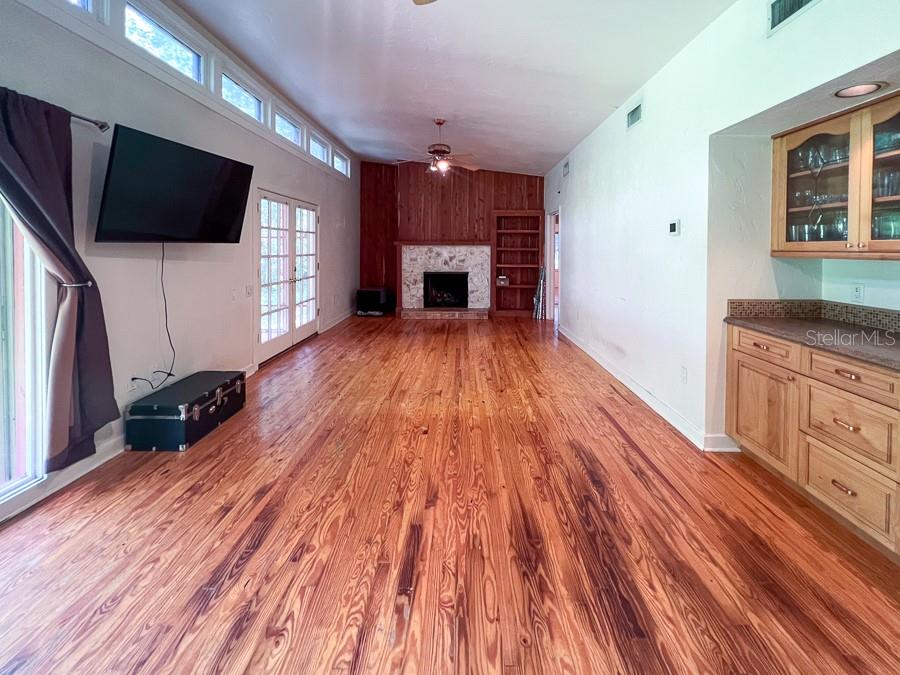 411 Northwest 26th Street Gainesville, FL 32607 - Photo 4 of 35