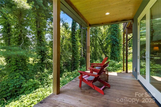 a bench is sitting in the middle of a park