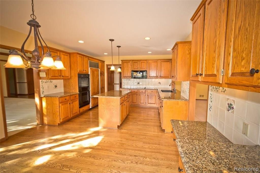 5754 Springbrook Drive Troy, MI 48098 - Photo 44 of 87