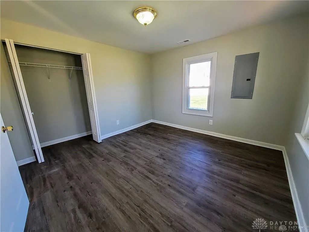 9523 Coleman Road Miamisburg, OH 45342 - Photo 6 of 13 Bedroom 1