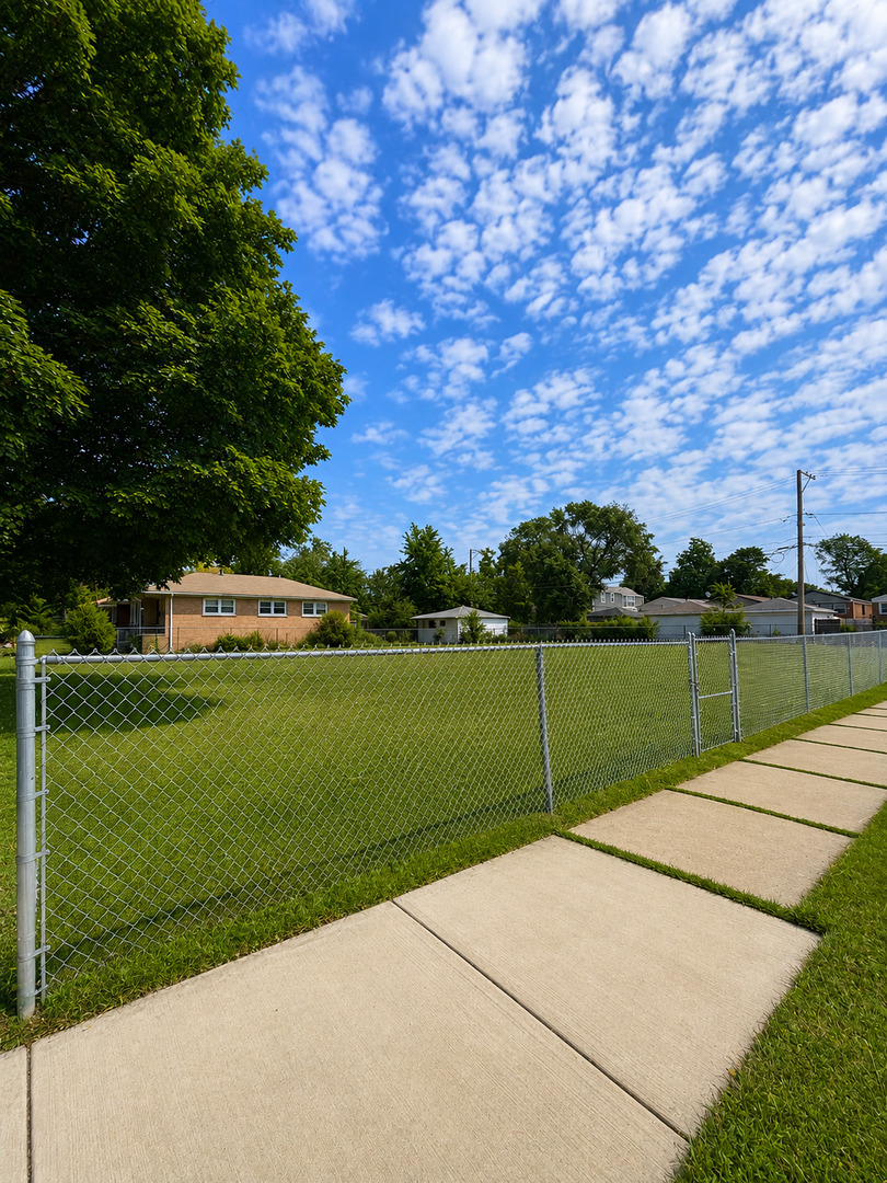 11329 South Racine Avenue Chicago, IL 60643 - Photo 2 of 2 Gallery Image 2