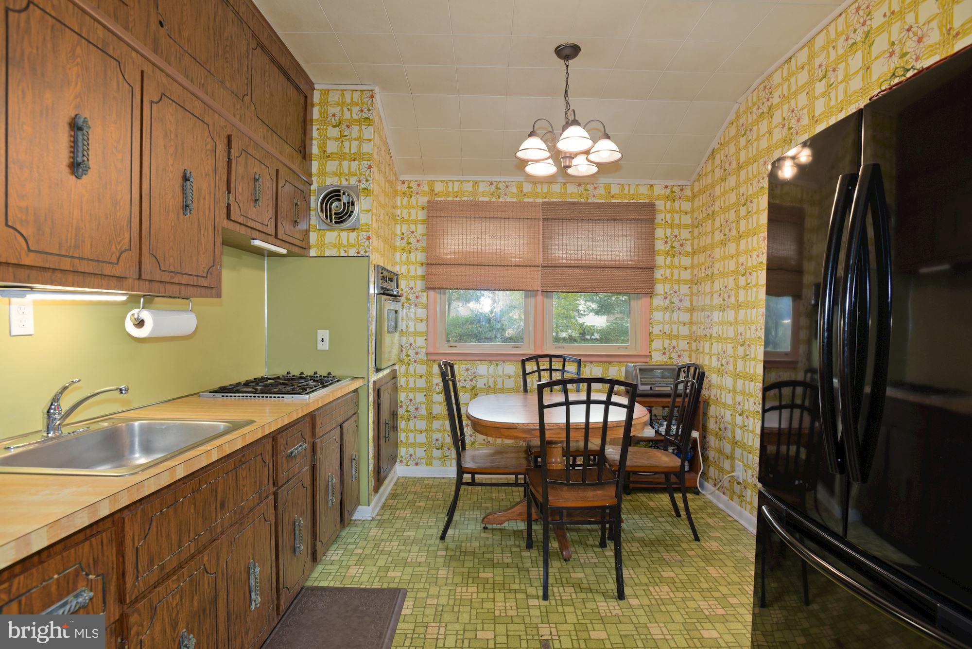 410 Howard Road Cherry Hill, NJ 08034 - Photo 8 of 29
