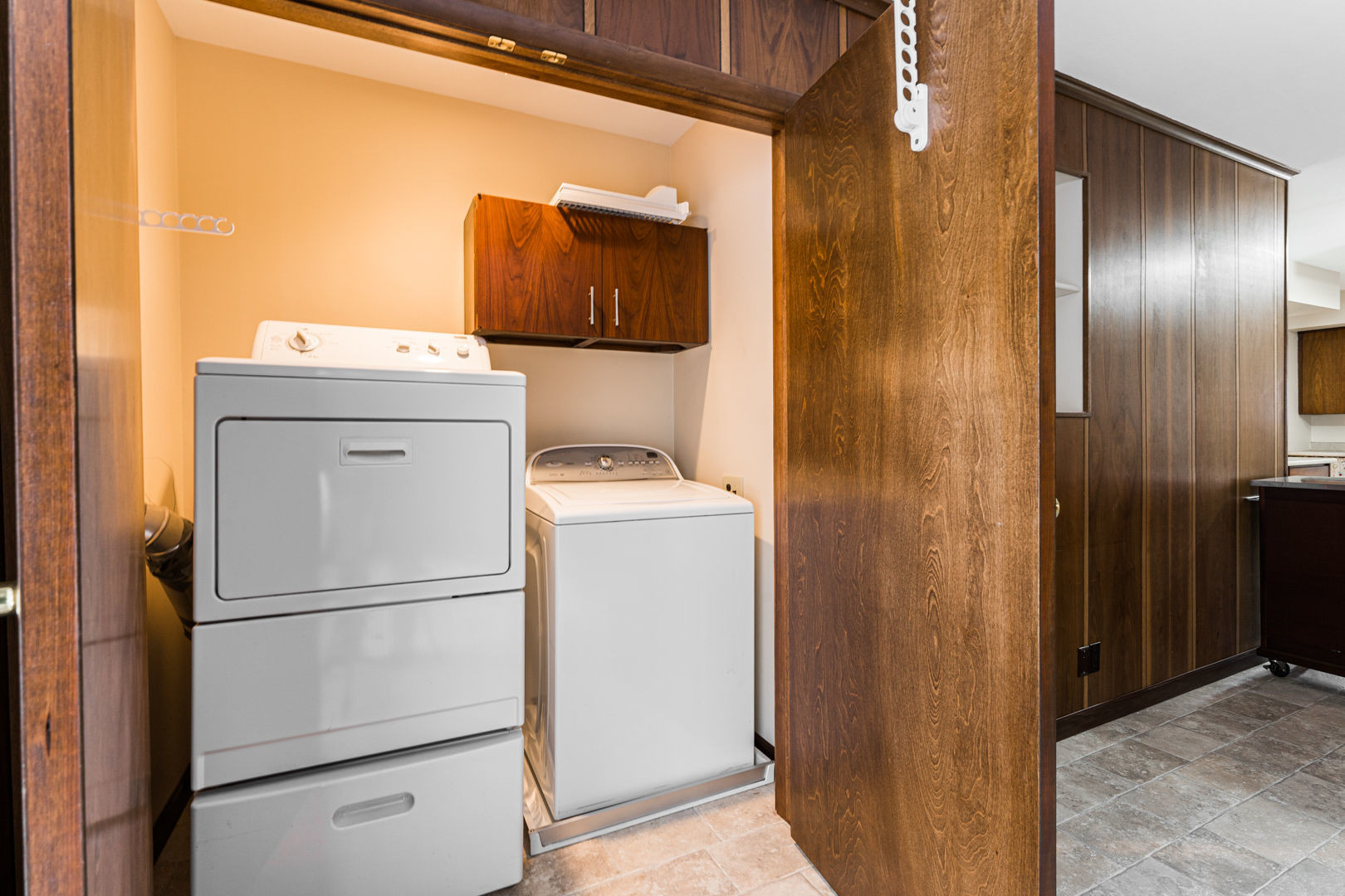 519 Normal Road DeKalb, IL 60115 - Photo 12 of 43 a utility room with dryer and washer