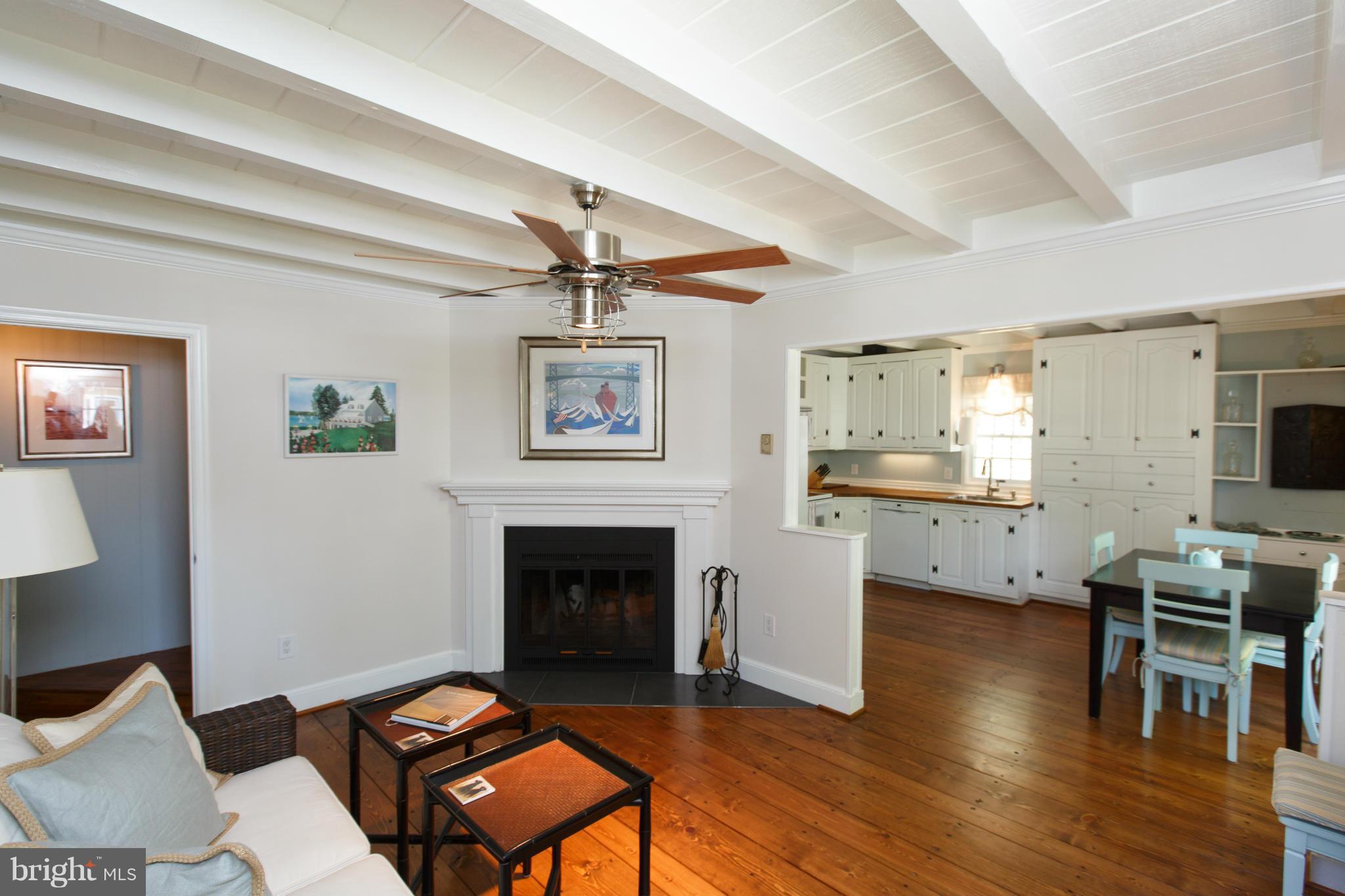 1415 Ellis Road Annapolis, MD 21403 - Photo 7 of 30 Living Room